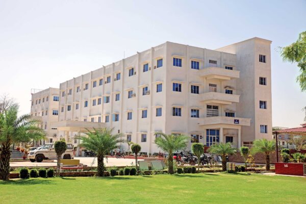 about-fs-university-slide2